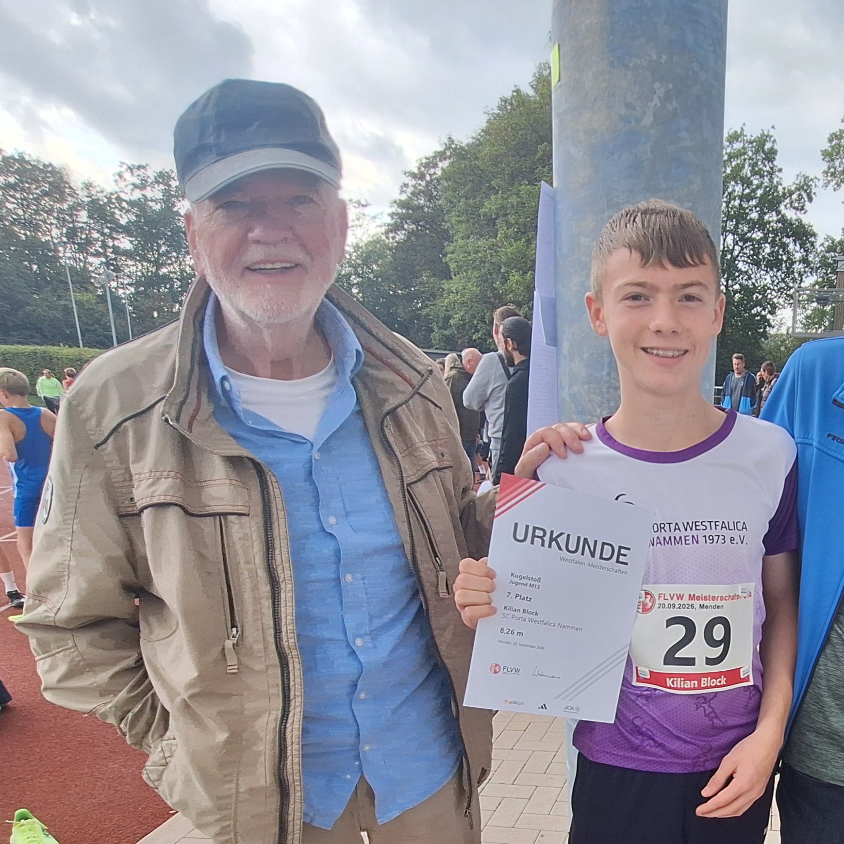 Kilian Block mit Trainer Klaus Vogt bei den FLVW-Meisterschaften U14 in Menden