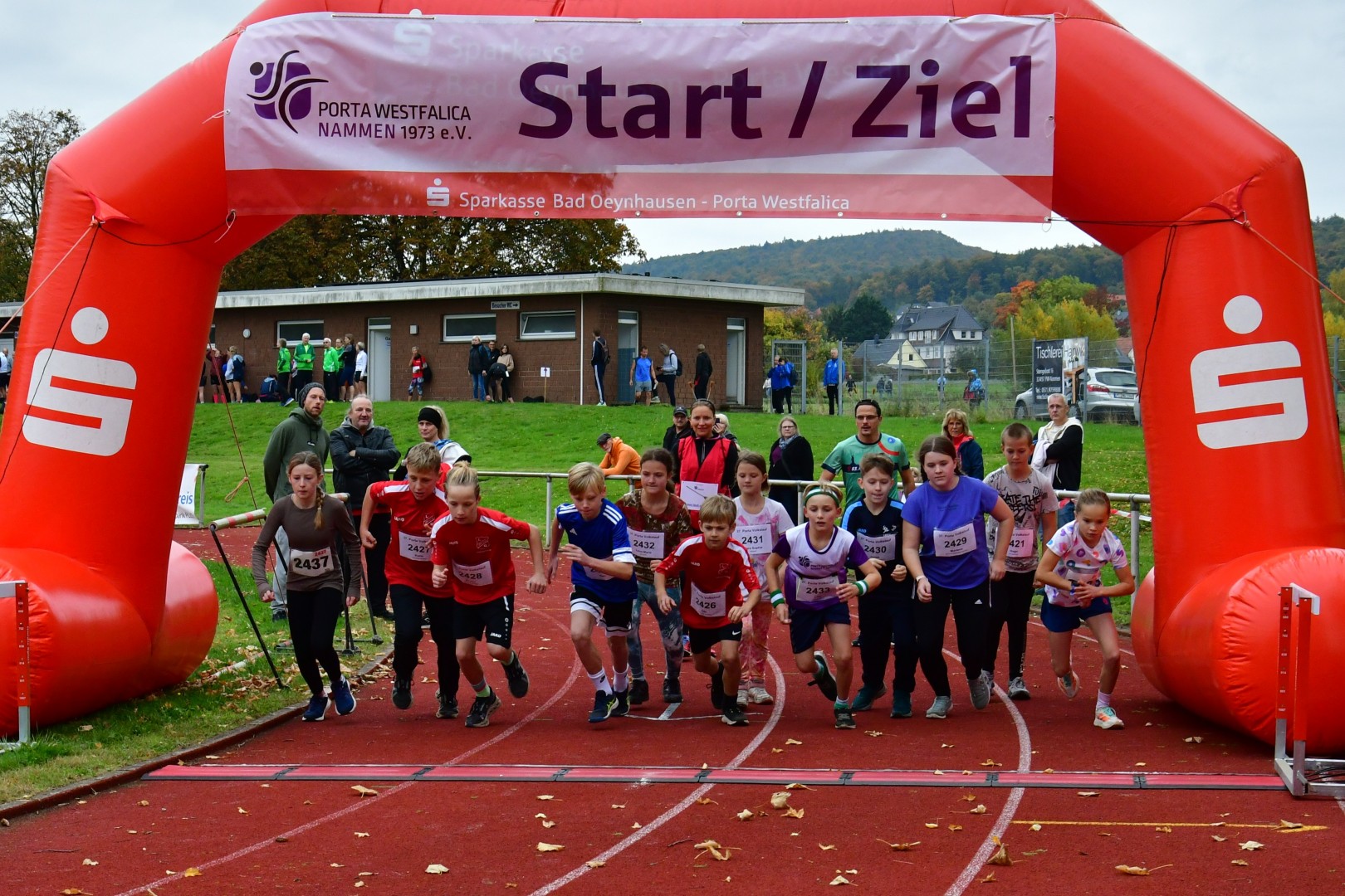 Start des Kinderlaufs beim Portalauf 2025 in Nammen